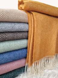 Wool Throw Tyrol with Herringbone Pattern and Fringes - thumbnail 4
