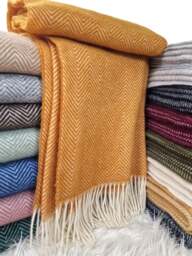 Wool Throw Tyrol with Herringbone Pattern and Fringes - thumbnail 5