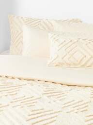 Cotton Percale Pillowcase Phil with Tufted Design - thumbnail 2
