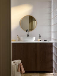 Round Wall Mirror Avery with Oak Wood Frame - thumbnail 8