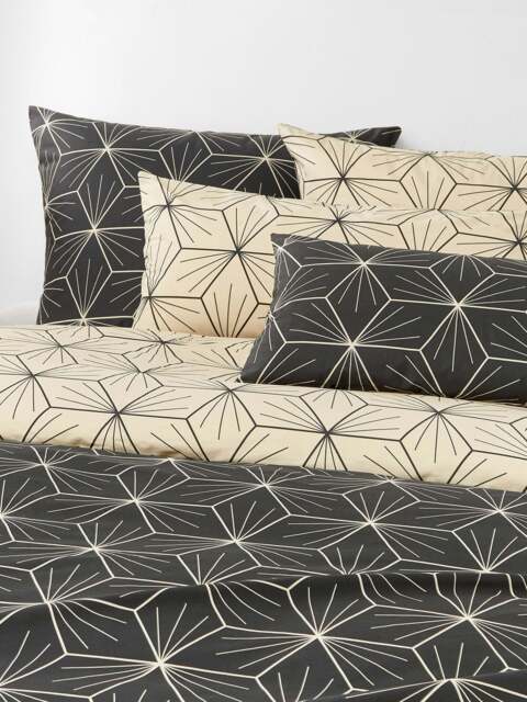 Reversible Cotton Duvet Cover Ilda, with Geometric Print - image 1