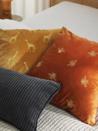 Embroidered Velvet Cushion Cover Giro - thumbnail 9