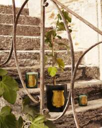 Handmade Scented Candle Figurie (Copaiba, Hyacinth & Green Bouquet) - thumbnail 4