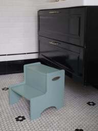 Wooden Step Stool Graffiti - thumbnail 2