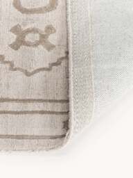 Hand-Woven Viscose Rug Shaila - thumbnail 4