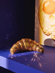 Glittering Decorative Object Disco Croissant - thumbnail 5