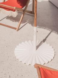 Round Xl Parasol Stand Clamshell - thumbnail 5