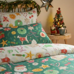 Duvet Day Double Festive Treats Printed Soft Touch Reversible Duvet Set - Green - Wilko - thumbnail 3