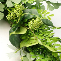 Leaf Natural Fern Leaf Artificial Wreath 50cm - Size: 50 x 50 x 10cm - Green - Wilko - thumbnail 3