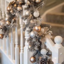 Marco Paul Decorated Silver Garland - Size: 15 x 180 x 15cm - Green - Wilko - thumbnail 5