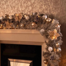 Marco Paul Decorated Silver Garland - Size: 15 x 180 x 15cm - Green - Wilko - thumbnail 4