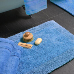 Allure Bath Fashions Elegance Cornish Blue Reversible Bath Mat 53 x 85cm - Wilko - thumbnail 3