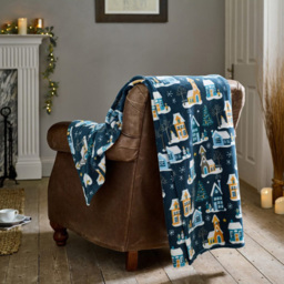 Deyongs Navy Festive Village Christmas Throw 140 x 180cm - Blue - Wilko - thumbnail 3