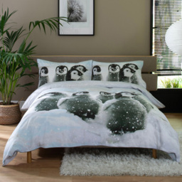 Deyongs Double Penguin Huddle Duvet Set - White - Wilko