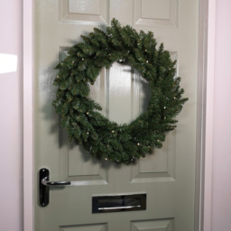 Samuel Alexander Warm White LED Christmas Wreath Green 60cm - Size: 60 x 60 x 60cm - Wilko - thumbnail 7