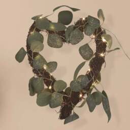 Lighting Collection Rattan Heart with Leaf - Size: 30 x 30 x 3.5cm - Green - Wilko