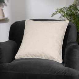 furn. Dakota Linen Tufted Cushion - Size: 45 x 45cm - Cream - Wilko - thumbnail 3
