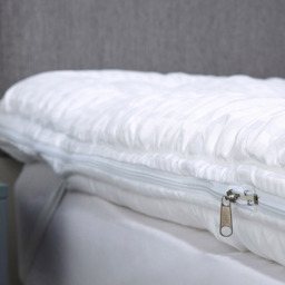 Serene Super King Hotel Filled Dual Topper - Size: 180 x 200cm - White - Wilko - thumbnail 4