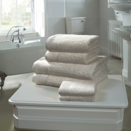 Rapport Home Chatsworth Super Soft 600gsm Combed Cotton Silver Bath Towel - Size: 4 x 70 x 120cm - Wilko - thumbnail 3