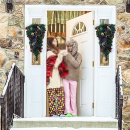 Living and Home Teardrop Christmas Swag with Lights - Size: 60 x 20 x 10cm - Green - Wilko - thumbnail 3