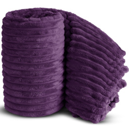 Velosso Bellissima Aubergine Plush Throw 305 x 305cm - Size: 305 x 305 x 1cm - Wilko - thumbnail 4