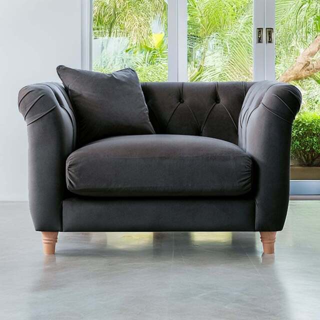 Elsie Chesterfield Midnight Blue Plush Velvet Armchair - Size: 71 x 118 x 101cm - Wilko - image 1