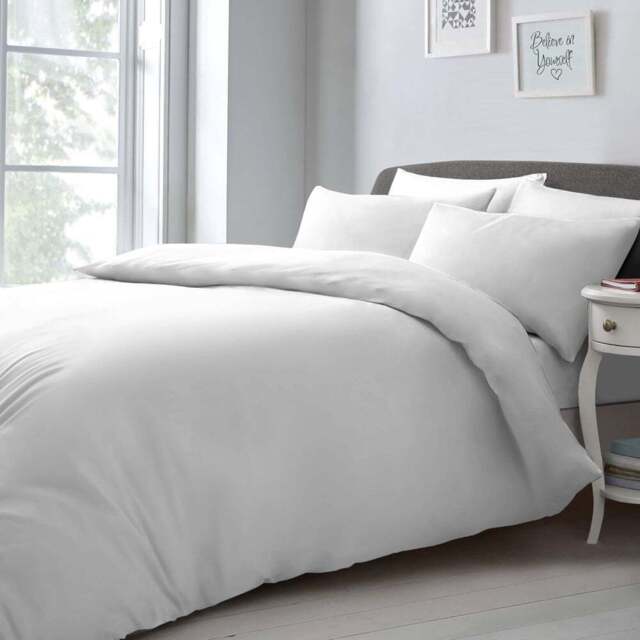 Velosso Microfibre Double White Duvet Set - Wilko - image 1