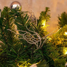 Marco Paul Pine Effect Artificial LED Christmas Garland with Silver Baubles 180cm - Green - Wilko - thumbnail 5