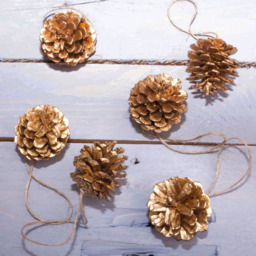 St Helens Gold Hanging Pine Cone Decoration 6 Pack - Multi - Wilko - thumbnail 5
