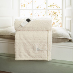 Deyongs Cream Cable Knit Sherpa Heated Throw with 10 Heat Settings 140 x 180cm - Wilko - thumbnail 3