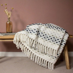 furn. Dhadit Grey Stripe Throw 130 x 150cm - Size: 150 x 130cm - Wilko - thumbnail 3