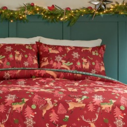 Duvet Day Single Sleigh Team Soft Touch Reversible Duvet Set - Red - Wilko - thumbnail 5