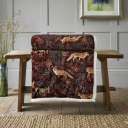 Deyongs Mulberry Fox and Deer Sherpa Fleece Throw 140 x 180cm - Red - Wilko - thumbnail 4