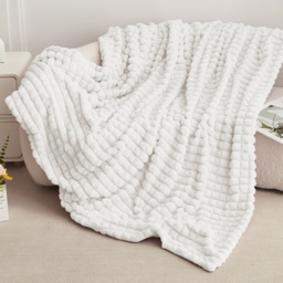 Groundlevel Extra Large Cream Box Super Soft Luxury Faux Fur Throw - Size: 232 x 200 x 232cm - Wilko - thumbnail 3