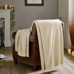 Deyongs Almond Milk The Big One Throw 230 x 270cm - Cream - Wilko - thumbnail 3