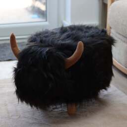 Gardeco Karlos The Highland Cow Black Synthetic Fur Footstool - Size: 36 x 61 x 32cm - Wilko