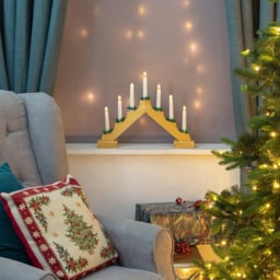 The Christmas Workshop 7 LED Battery Operated Pine Wooden Candle Bridge Light - Wilko - thumbnail 7
