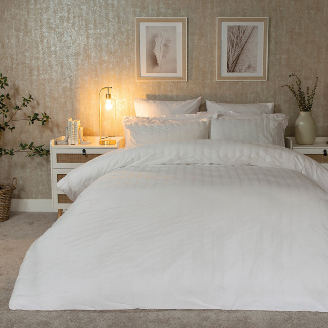 Serene Samara Double Duvet Set - White - Wilko - image 1