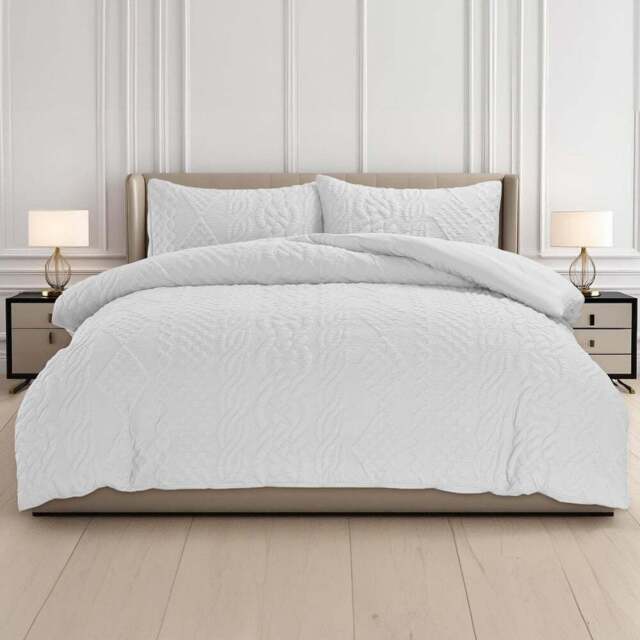 Velosso Double White Quilted Knit Duvet Set - Wilko - image 1