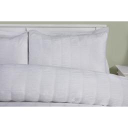 Cassie Crinkle Stripe Textured Duvet Set  - White/Superking - Size: Super King - Wilko - thumbnail 3