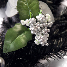Best Artificial Black and Silver Christmas Garland 270cm - Wilko - thumbnail 5