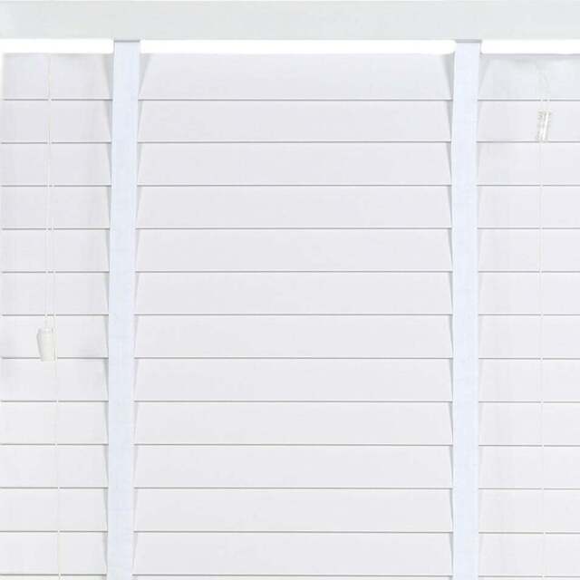 Cotton White Ashwood Venetian Blind 90cm - Wilko - image 1