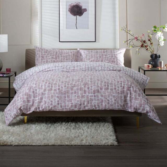 The Lyndon Company Tulle King Size Pink Reversible Duvet Set - Wilko - image 1