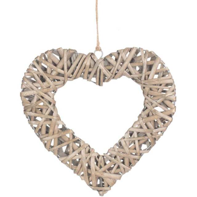 Red Hamper Medium Flat Open Wicker Heart - Size: 25 x 1 x 25cm - Brown - Wilko - image 1