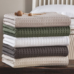Allure Home Fashions Hotel White Waffle Throw Blanket 175 x 225cm - Wilko - thumbnail 6