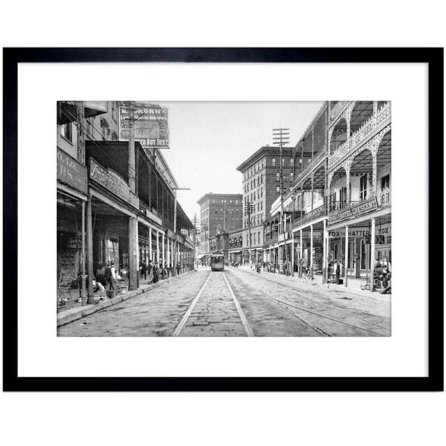 Wee Blue Coo Vintage St Charles Street 1900 New Orleans Framed Wall Art Print 23 x 18cm - Size: 25.9 x 20.6 x 1.5cm - Grey - Wilko - image 1
