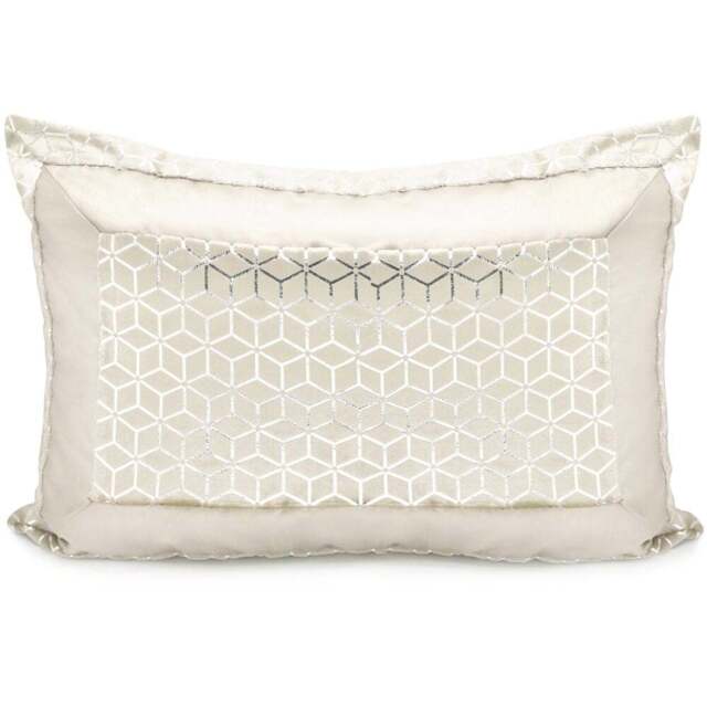 Intimates Vera Cream Pillow Sham 50 x 75cm - Size: 50 x 75 x 1cm - Wilko - image 1