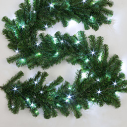Shatchi Red Alaskan Pine Green Christmas Garland - Size: 10 x 10 x 10cm - Wilko - thumbnail 4