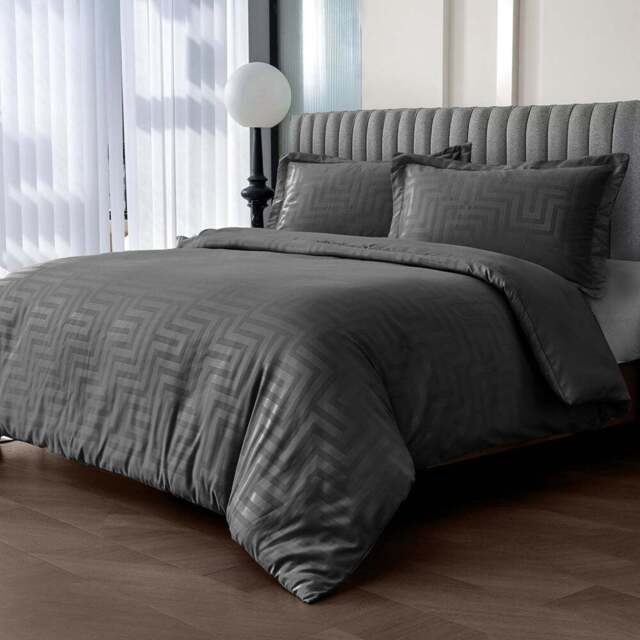 Velosso Larson Single Black Stripe Duvet Set - Wilko - image 1