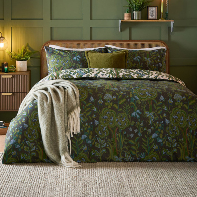 Furn Super King Size Garden of Wonder Reversible Duvet Set - Green - Wilko - image 1